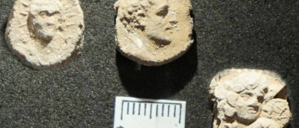 Mais de 1.000 selos com mais de 2.200 anos são descobertos em Israel